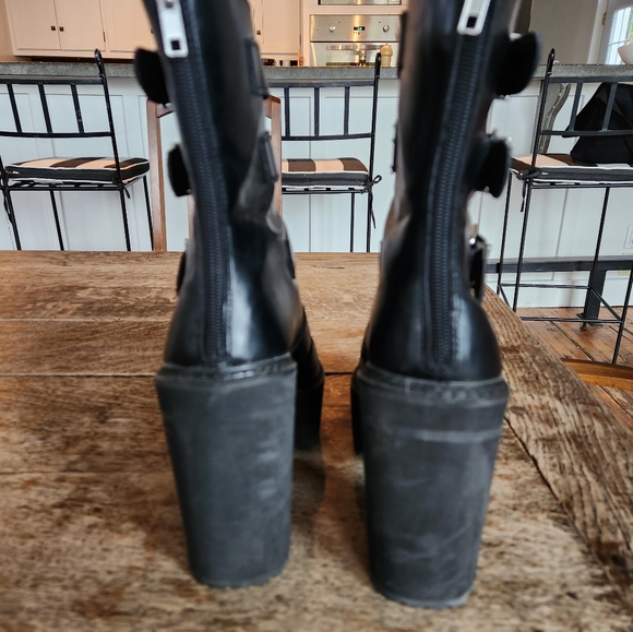 Killstar goth platform boots with buckles - Picture 4 of 9